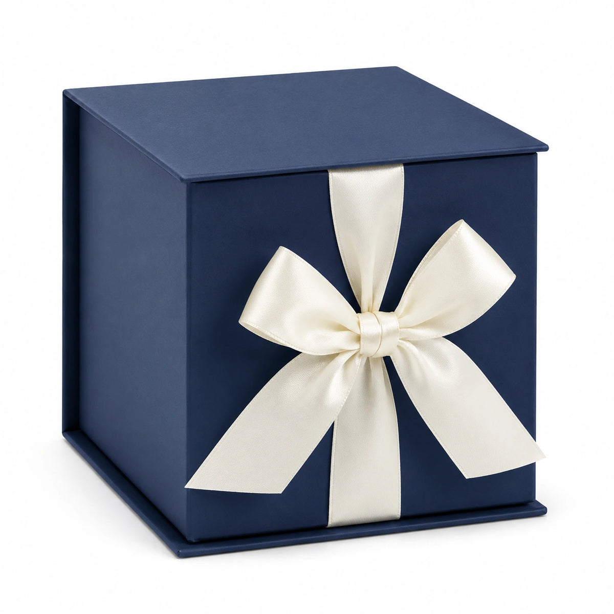 Boîte cadeau carrée 20 x 20 x 20 cm en carton bleu marine avec ruban satin ivoire
