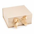 Boîte cadeau 25 x 25 x 12 cm en carton beige avec ruban décoratif